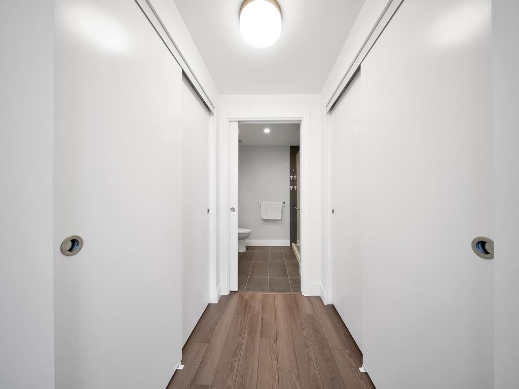 Listing Image for R3090696