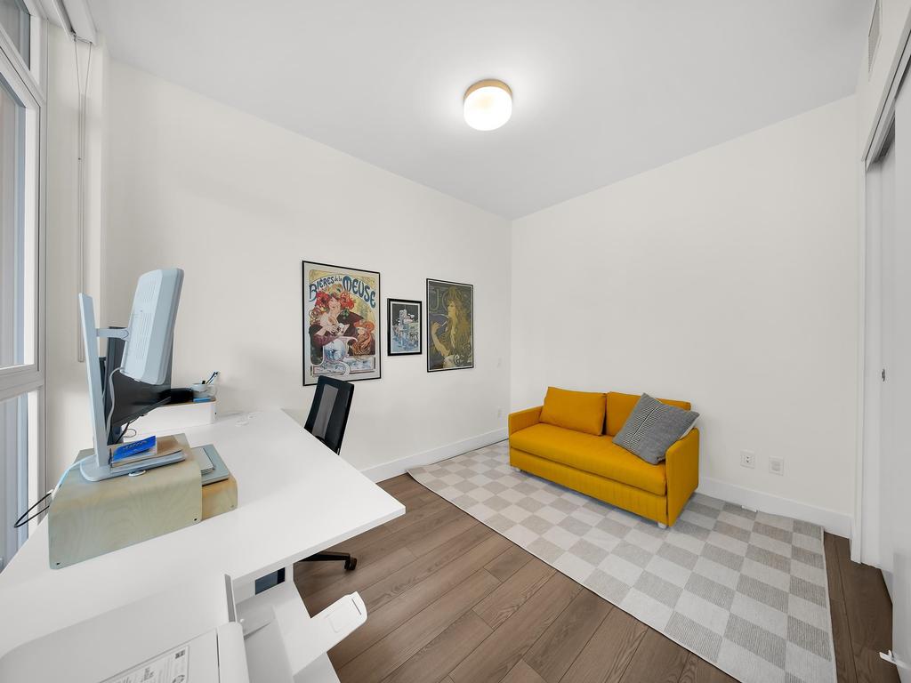 Listing Image for R3090696