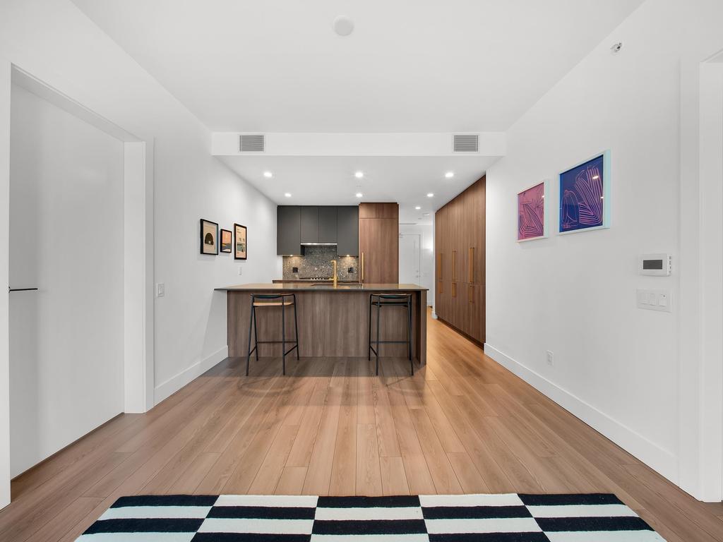 Listing Image for R3090696