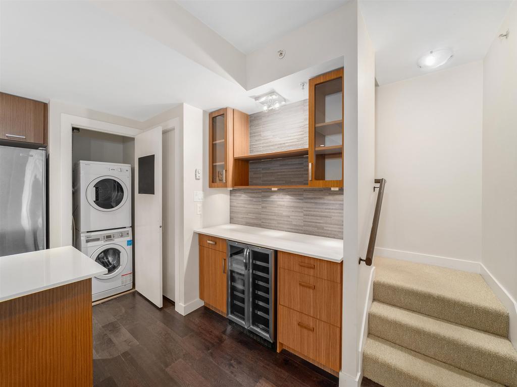 Listing Image for R3090711