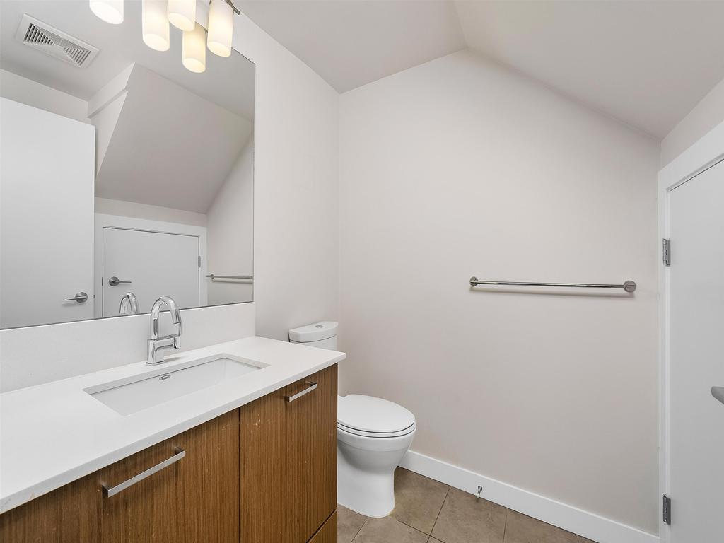 Listing Image for R3090711