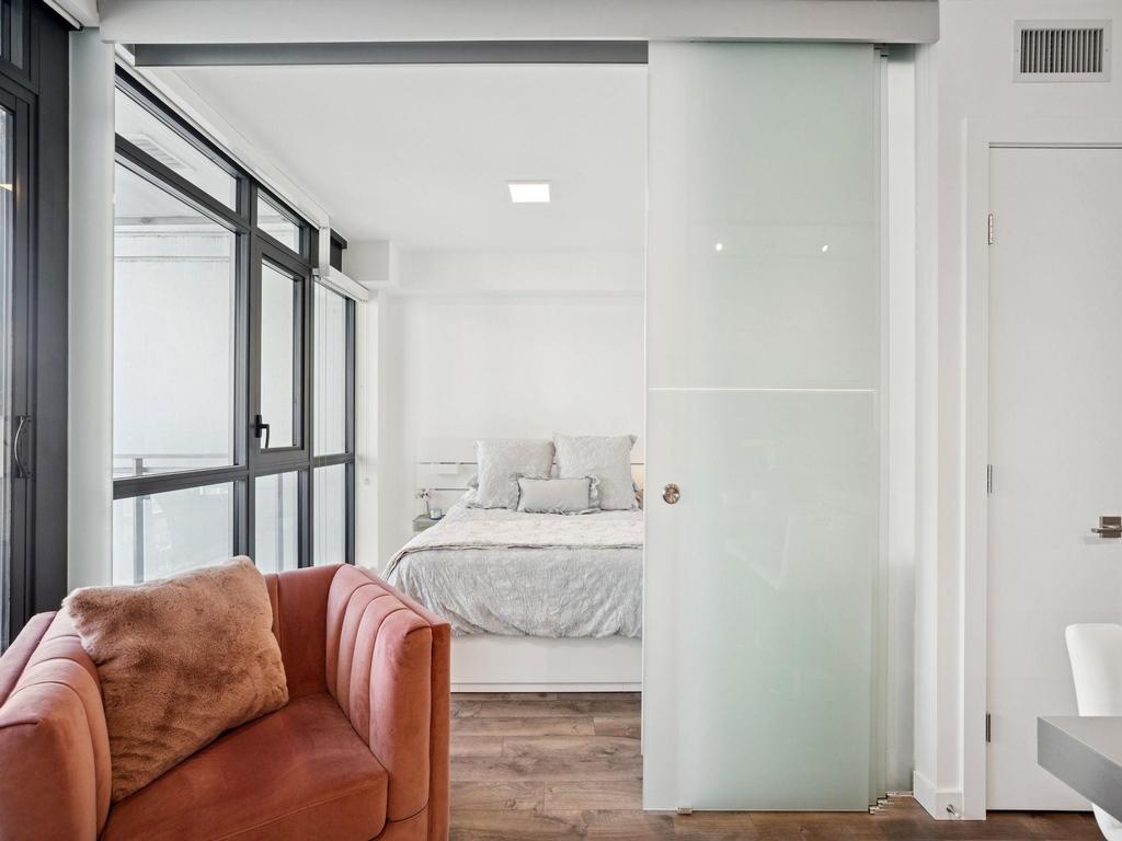 Listing Image for R3090718