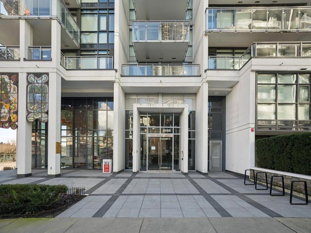 Listing Image for R3090718