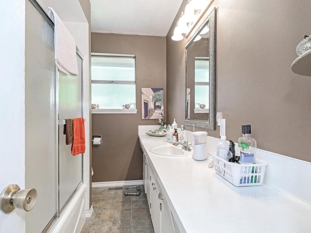 Listing Image for R3090721