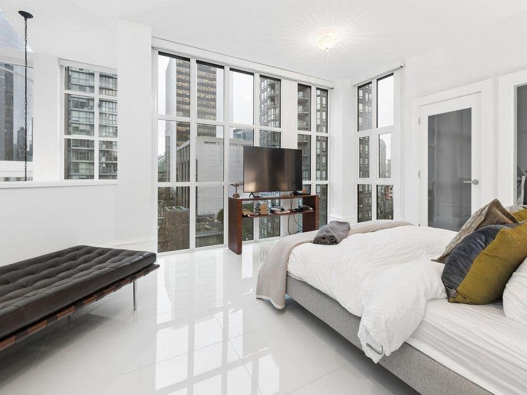 Listing Image for R3090722