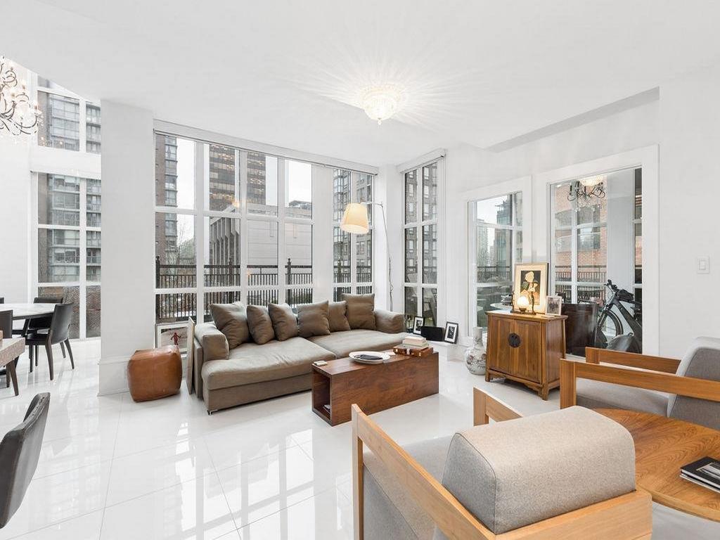 Listing Image for R3090722