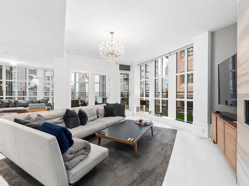 Listing Image for R3090722