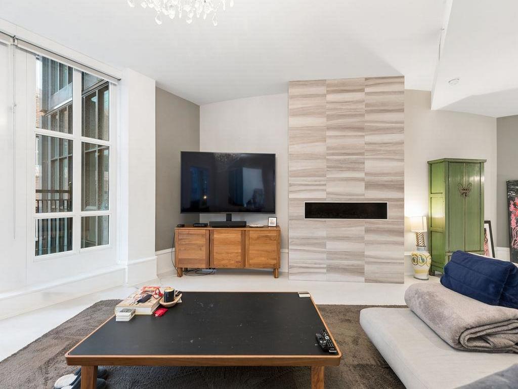 Listing Image for R3090722