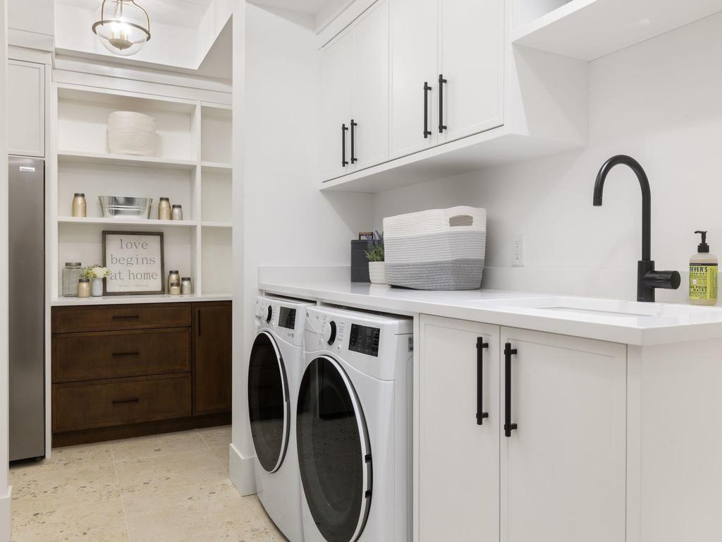 Listing Image for R3090750