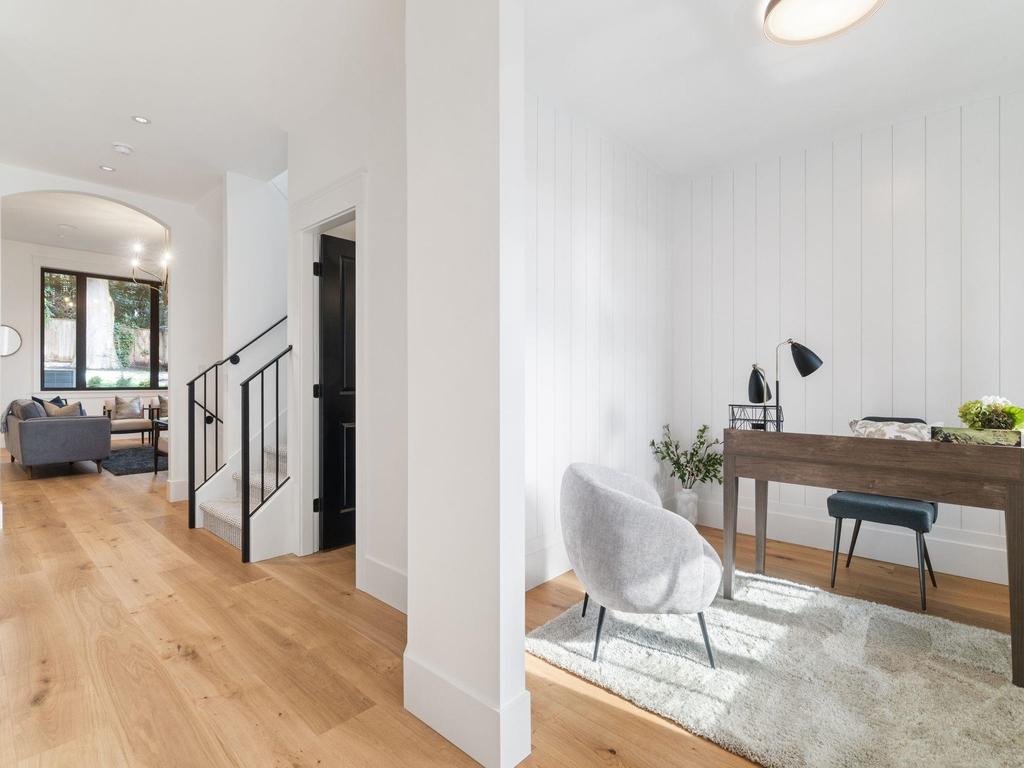 Listing Image for R3090750