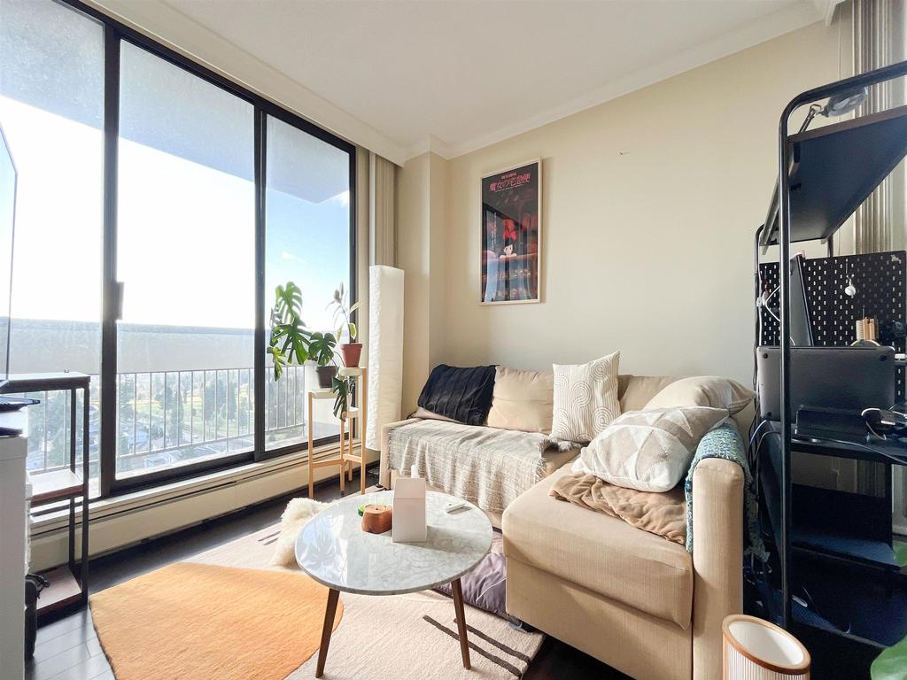 Listing Image for R3090762