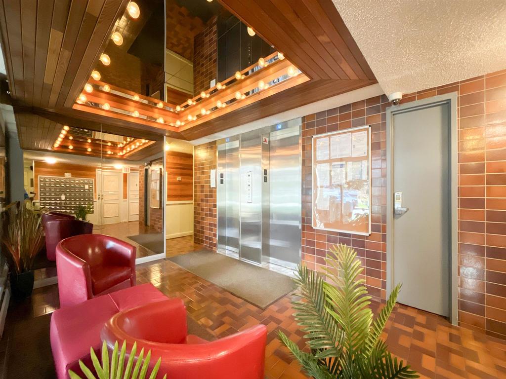 Listing Image for R3090762