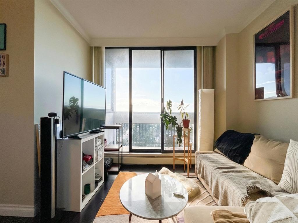 Listing Image for R3090762