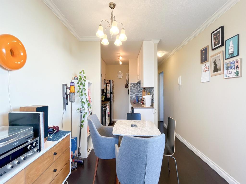 Listing Image for R3090762