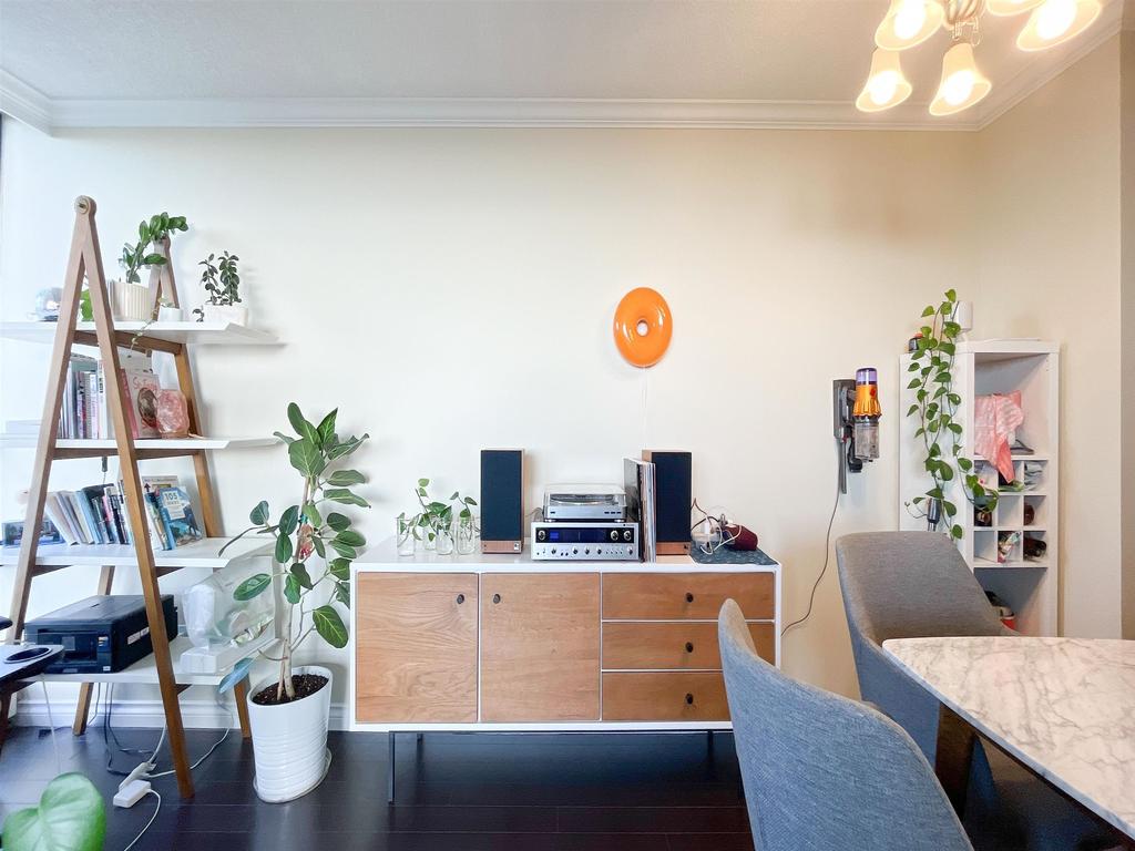 Listing Image for R3090762