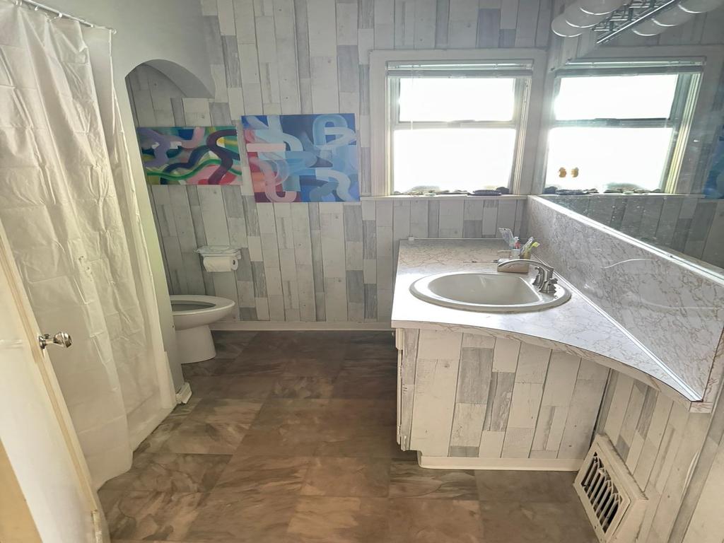 Listing Image for R3090765