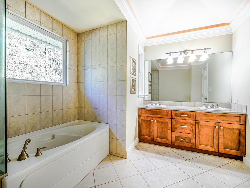 Listing Image for R3090766