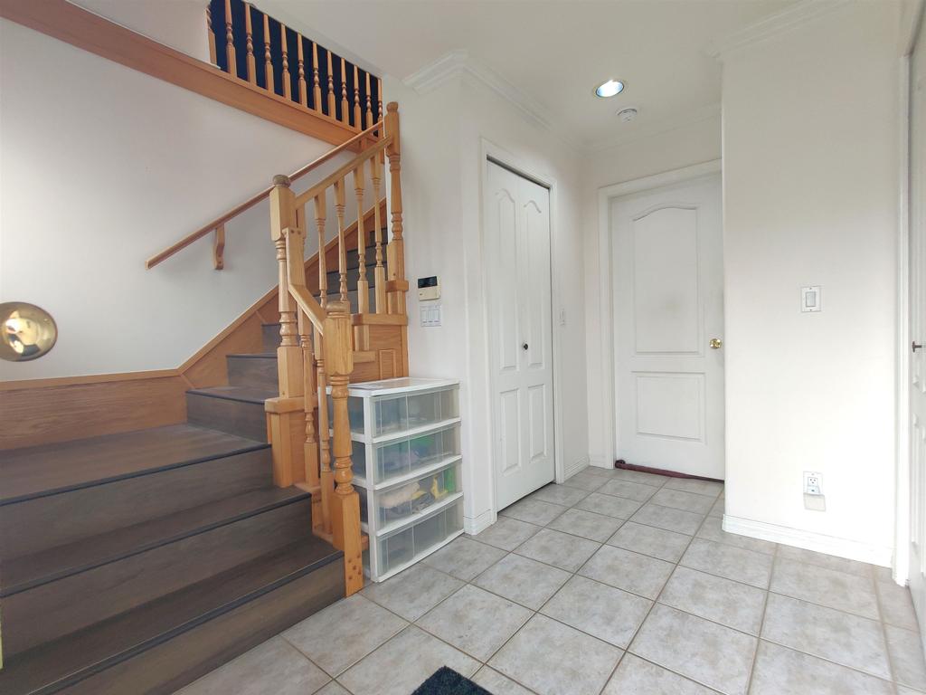 Listing Image for R3090779