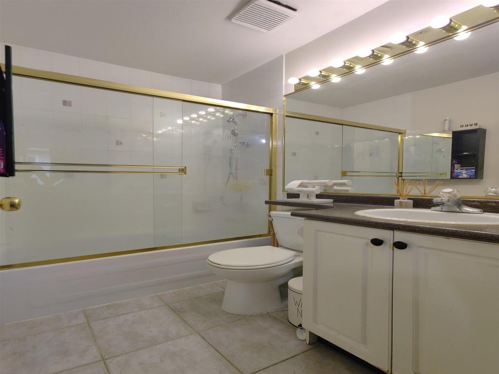 Listing Image for R3090779