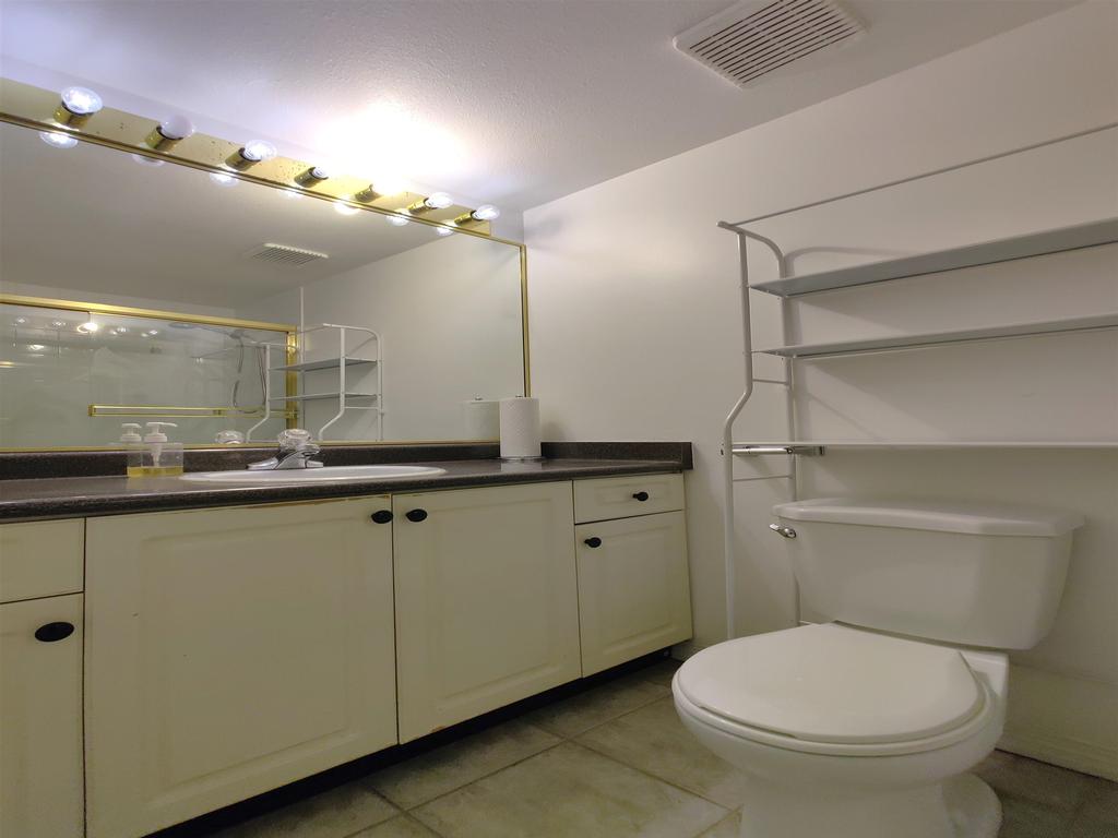 Listing Image for R3090779