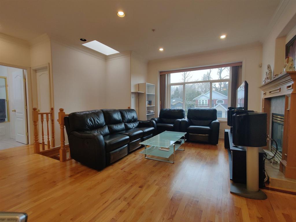 Listing Image for R3090779