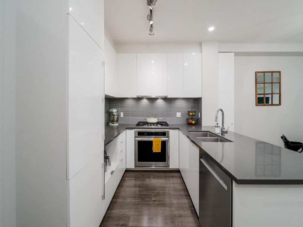 Listing Image for R3090789