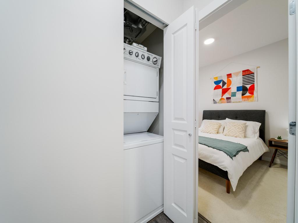 Listing Image for R3090789