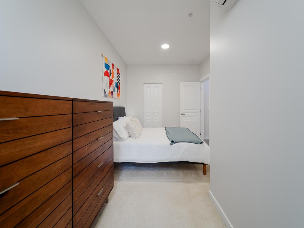 Listing Image for R3090789