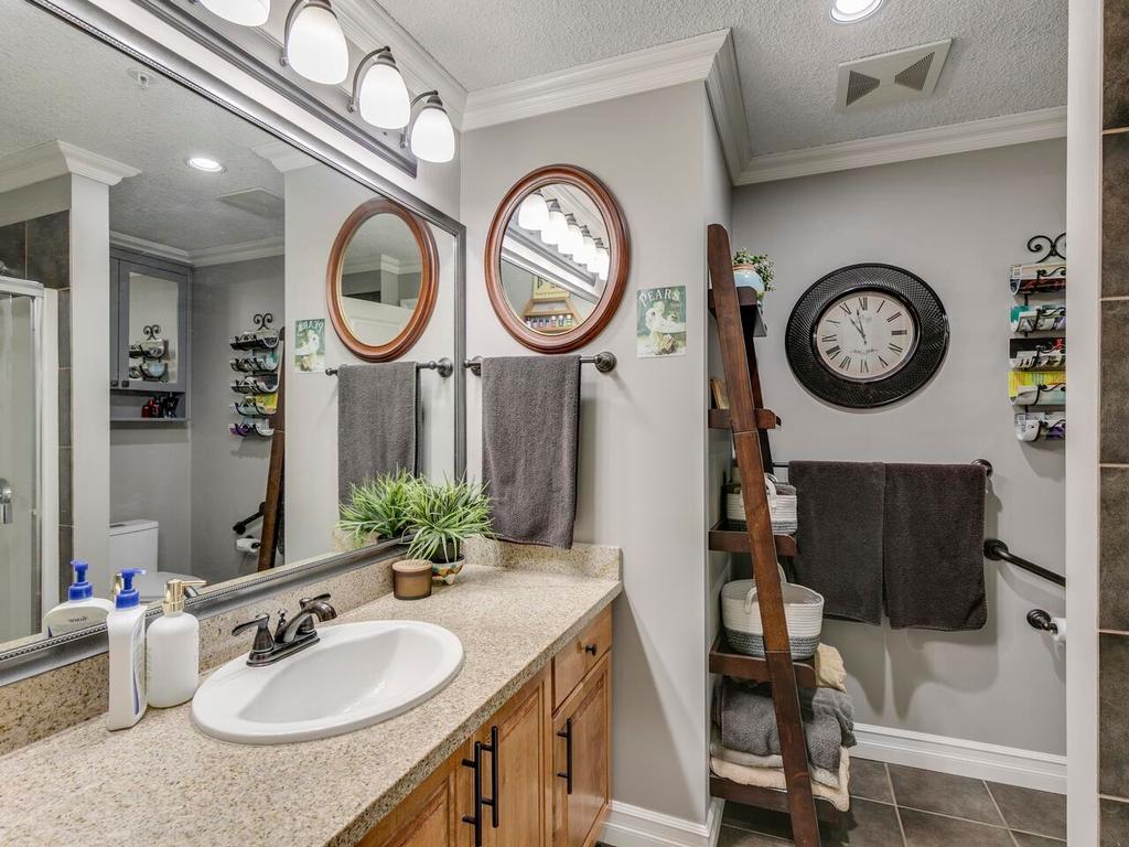 Listing Image for R3090794