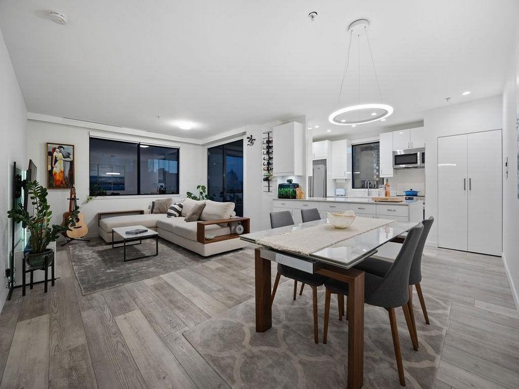 Listing Image for R3090796