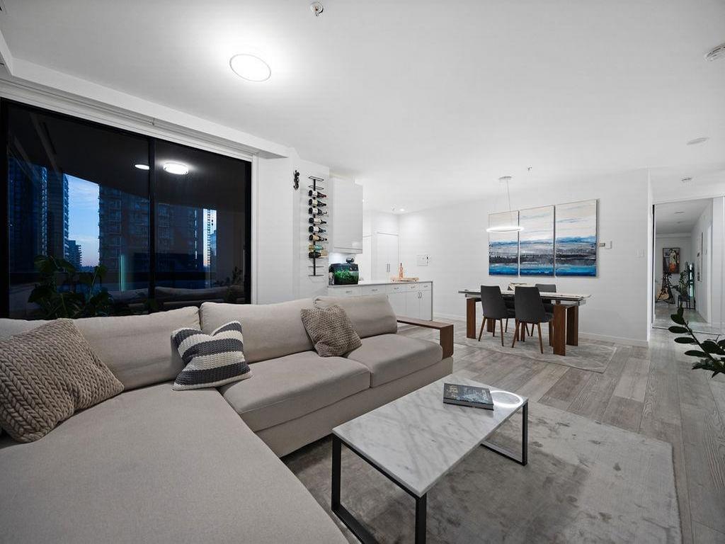 Listing Image for R3090796