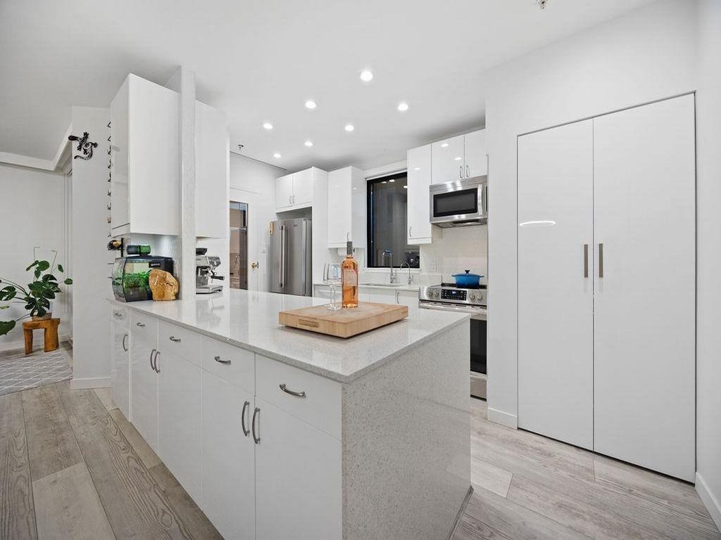 Listing Image for R3090796