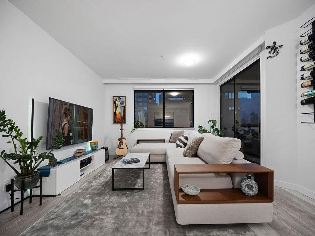 Listing Image for R3090796