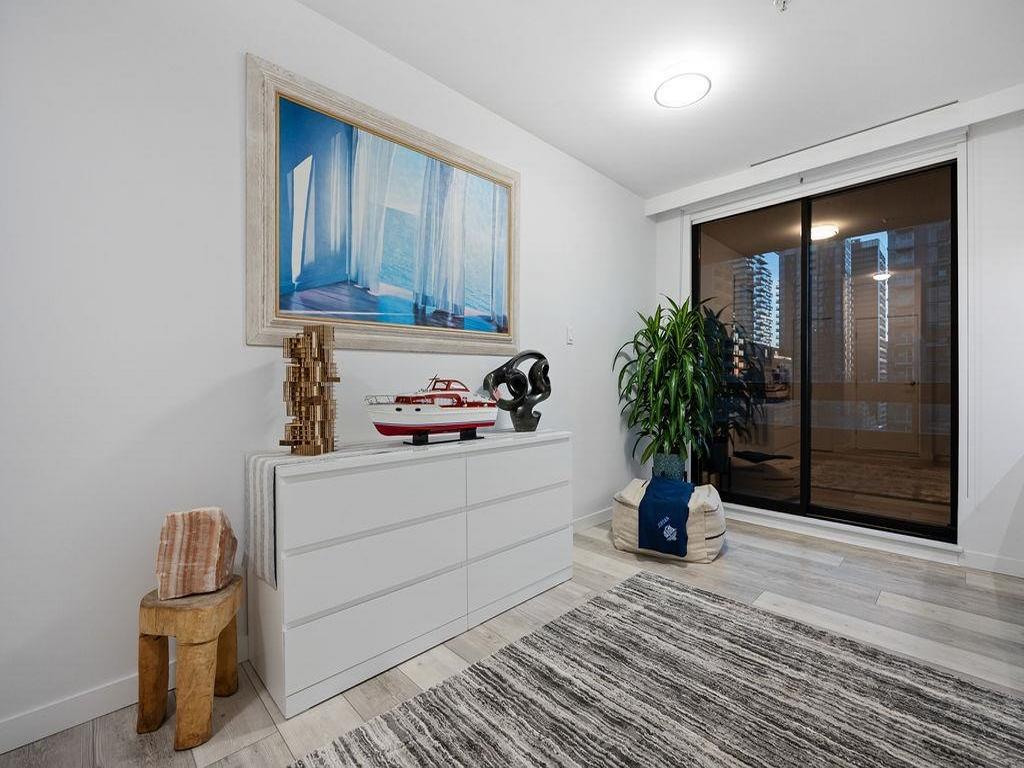 Listing Image for R3090796