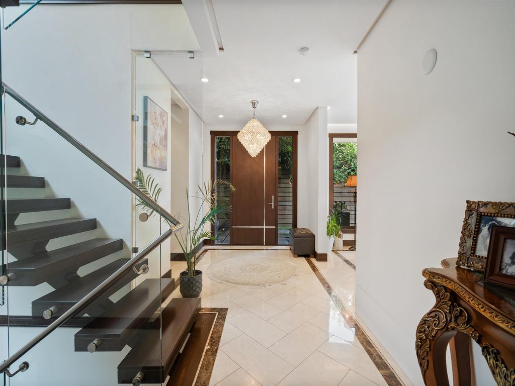 Listing Image for R3090803