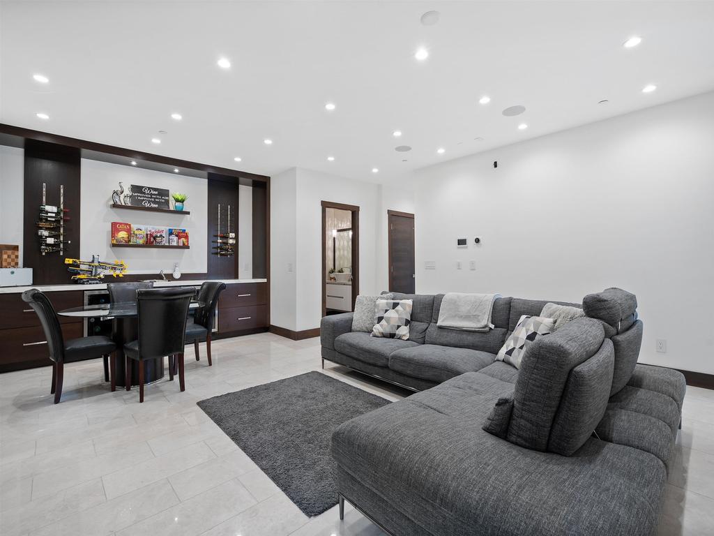 Listing Image for R3090803