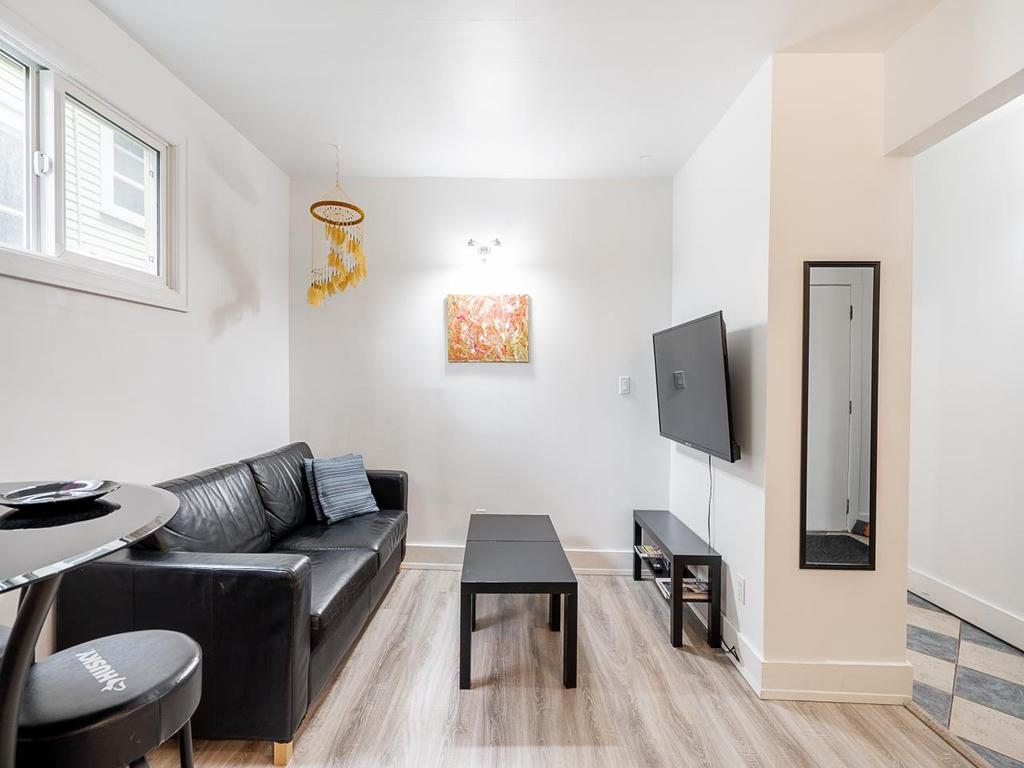 Listing Image for R3090814