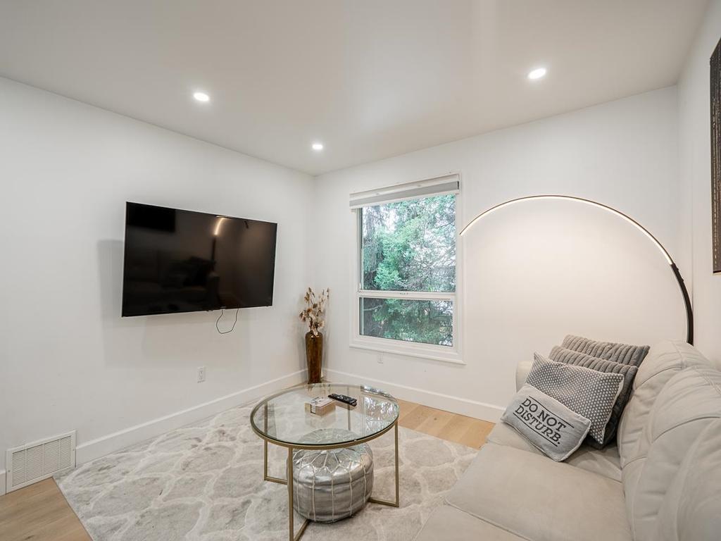 Listing Image for R3090814