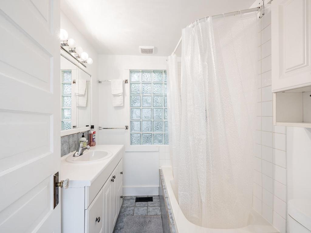 Listing Image for R3090814