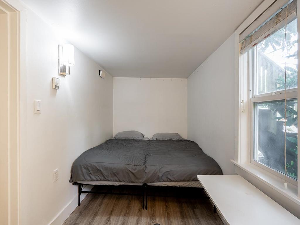 Listing Image for R3090814