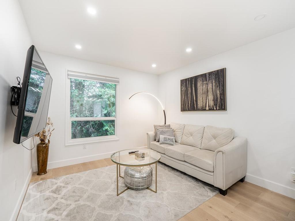 Listing Image for R3090814