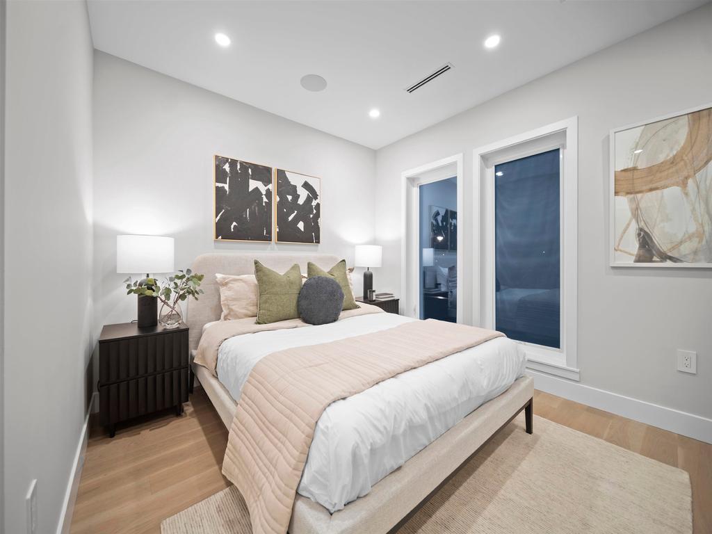 Listing Image for R3090816