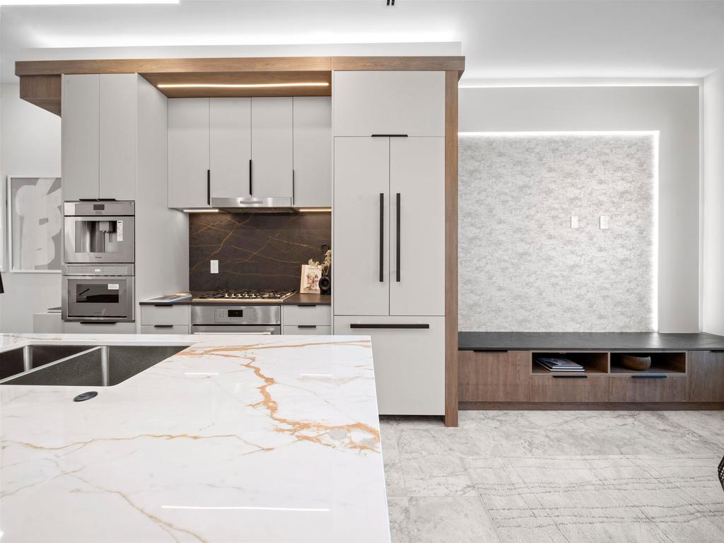 Listing Image for R3090816