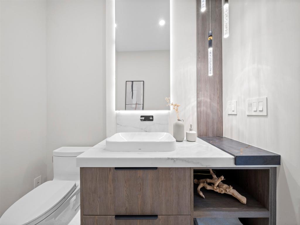 Listing Image for R3090816