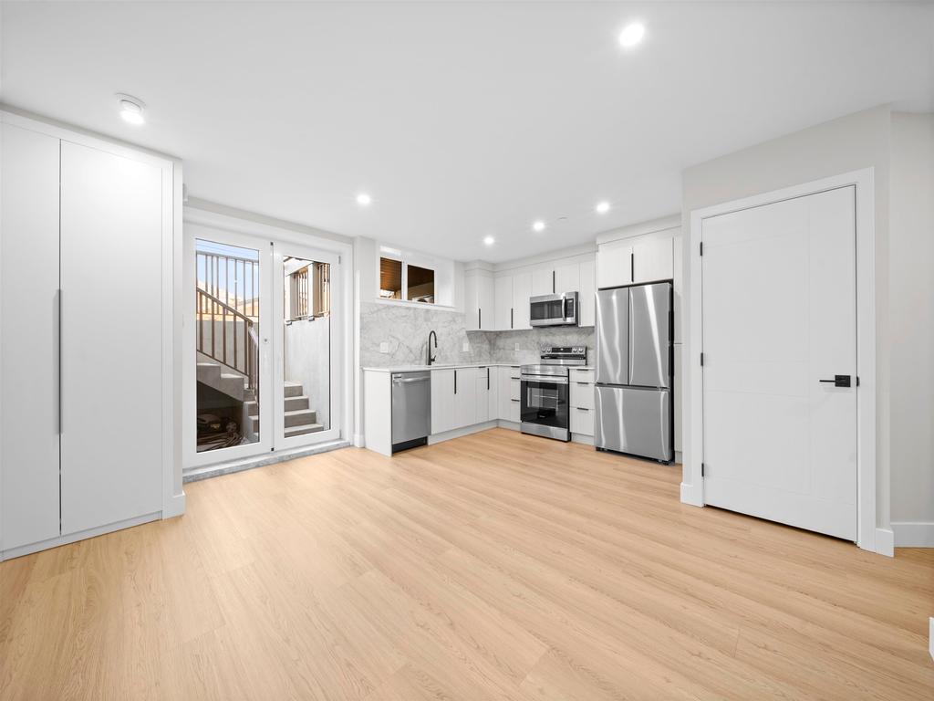 Listing Image for R3090816