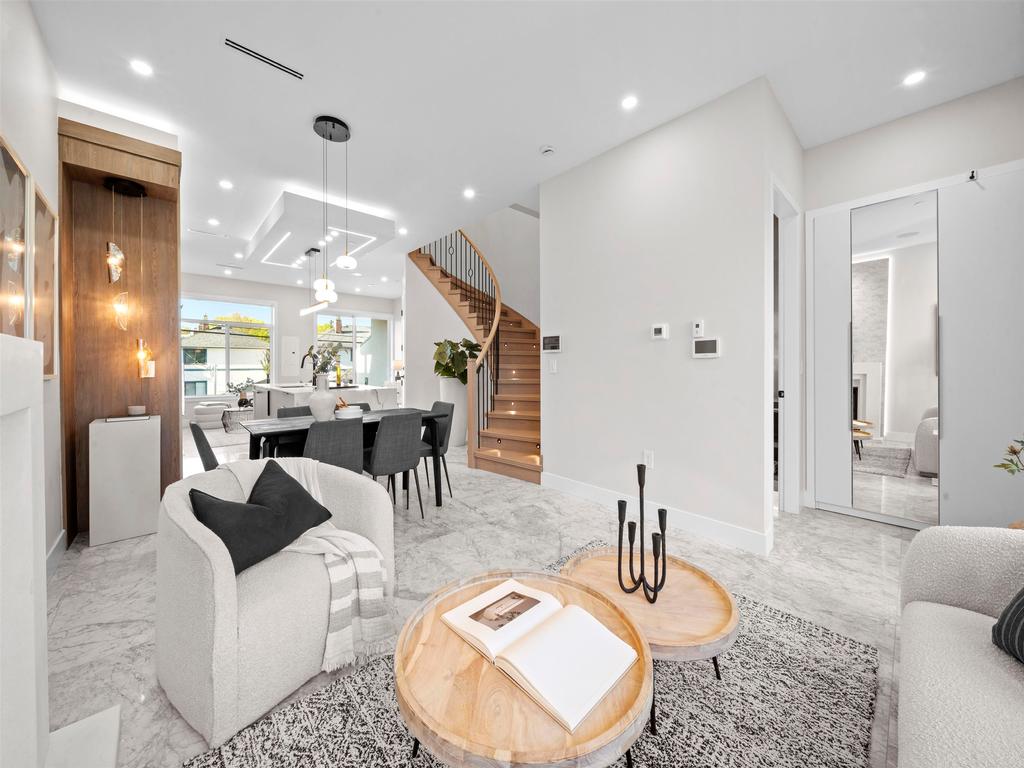 Listing Image for R3090816