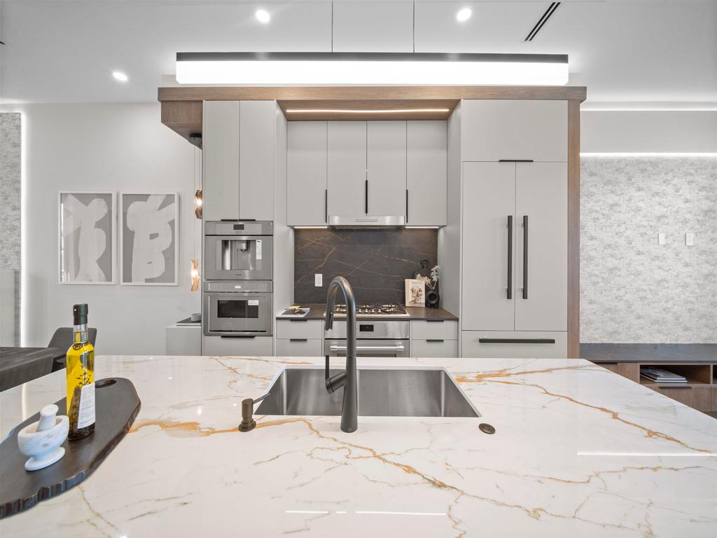 Listing Image for R3090816