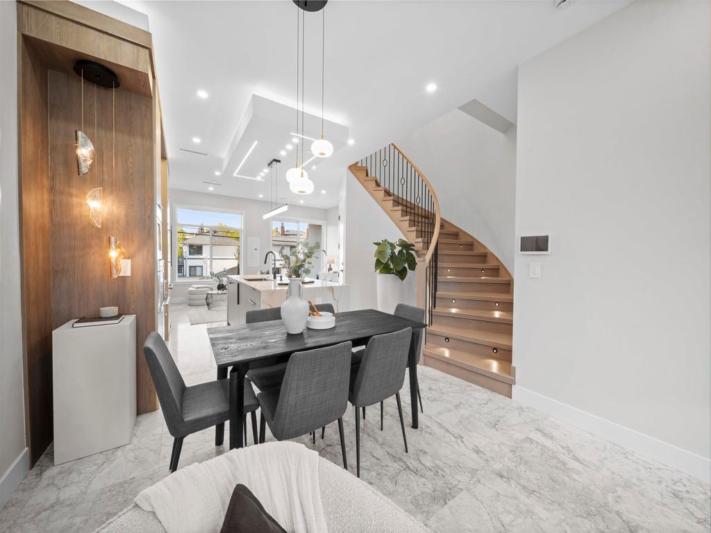 Listing Image for R3090816