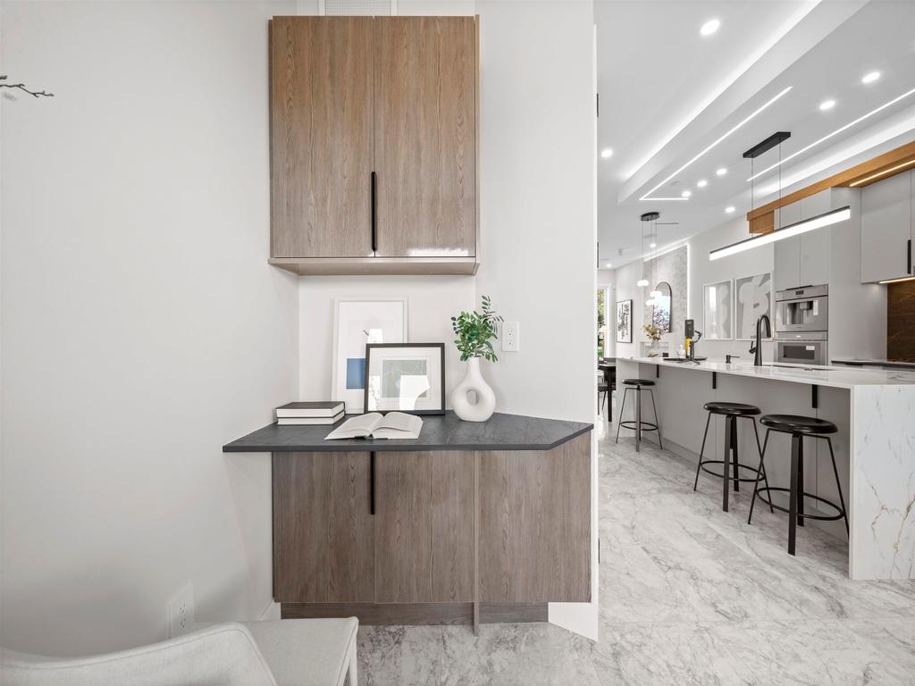 Listing Image for R3090816