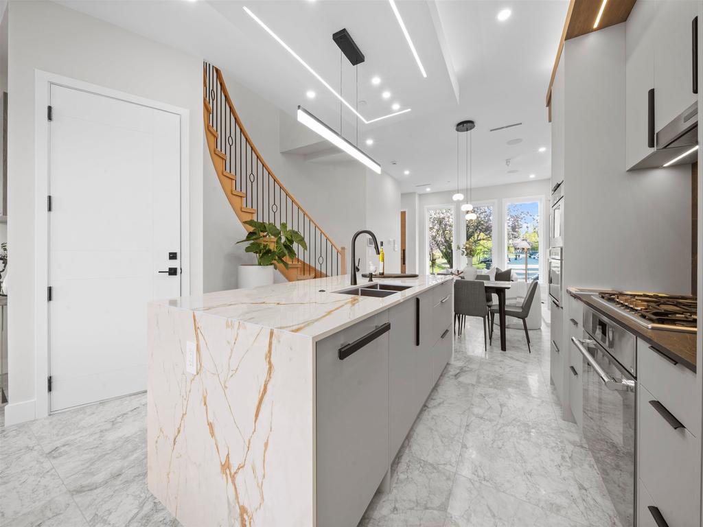 Listing Image for R3090816